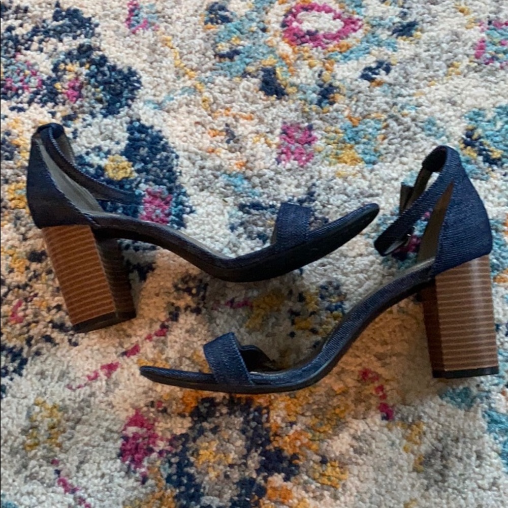 Bandolino size 9 denim heels